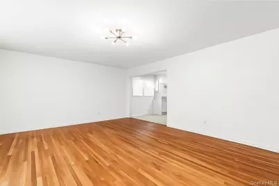 279 Mary Lou Avenue, Yonkers, NY 10703 - Photo 17