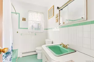 279 Mary Lou Ave, Yonkers, NY 10703 - Photo 15