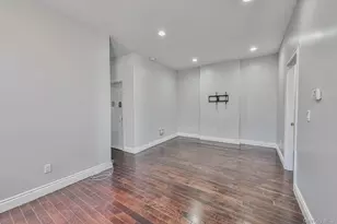 51-30 35th St, Long Island City, NY 11101 - Photo 7