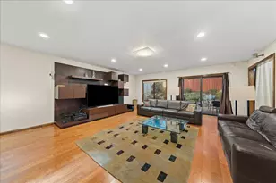 10 Morley Ct, Albertson, NY 11507 - Photo 13