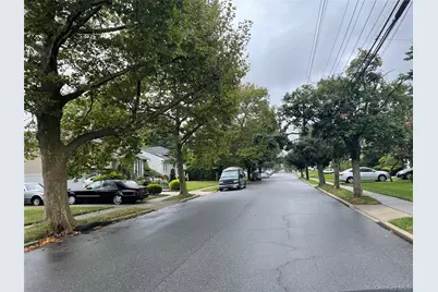 1070 Cramer Court, Baldwin, NY 11510 - Photo 3