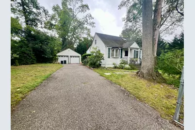 100 Maple Lane, Medford, NY 11763 - Photo 1