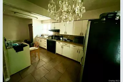 100 Maple Lane, Medford, NY 11763 - Photo 7