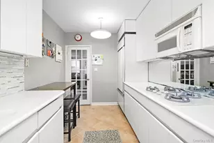 3 Bryant Crescent, White Plains, NY 10605 - Photo 9