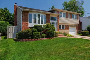 689 Allwyn St, Baldwin, NY 11510 - Photo 3