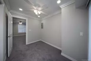 100 Villa D'Est Dr, Coram, NY 11727 - Photo 11