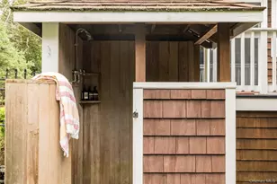 48 Douglas Ct, Hampton Bays, NY 11946 - Photo 27