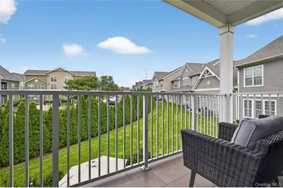 2202 Townhome Way, Huntington Station, NY 11746 - Photo 11