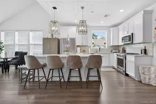 2202 Townhome Wy, Huntington Station, NY 11746 - Photo 15