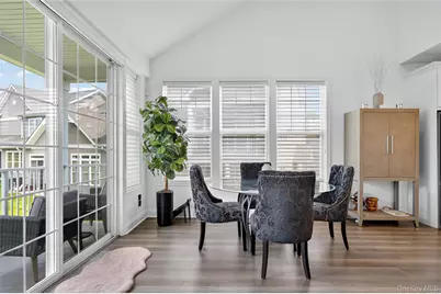 2202 Townhome Way, Huntington Station, NY 11746 - Photo 9