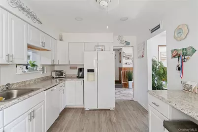 245 Lido Parkway, Lindenhurst, NY 11757 - Photo 3