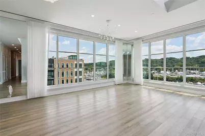 100 Garvies Point Road #1304, Glen Cove, NY 11542 - Photo 5