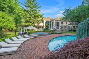 55 Coves Run, Oyster Bay, NY 11791 - Photo 37