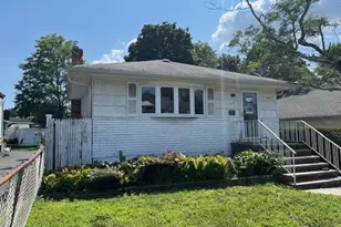 87 W Clinton Ave, Roosevelt, NY 11575 - Photo 5