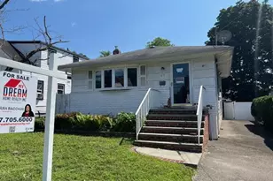 87 W Clinton Ave, Roosevelt, NY 11575 - Photo 3