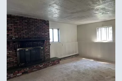 87 W Clinton Avenue, Roosevelt, NY 11575 - Photo 9