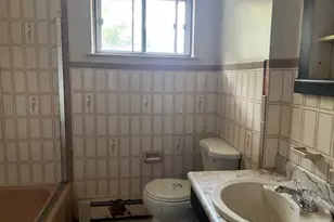 87 W Clinton Ave, Roosevelt, NY 11575 - Photo 19