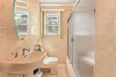 60 Gramercy Avenue, Yonkers, NY 10701 - Photo 9