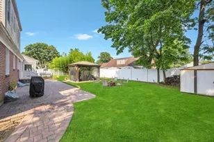 336 Princeton St, Westbury, NY 11590 - Photo 35