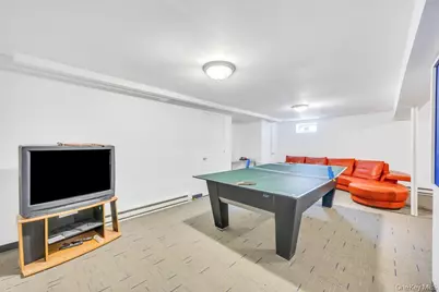 34 Gloria Place, Plainview, NY 11803 - Photo 23