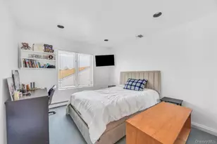 34 Gloria Pl, Plainview, NY 11803 - Photo 19