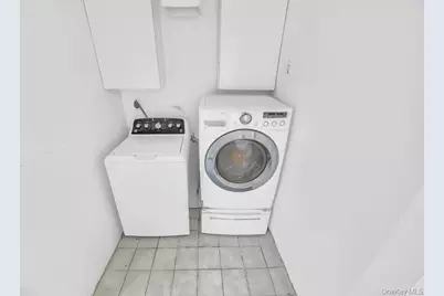 34 Gloria Place, Plainview, NY 11803 - Photo 13