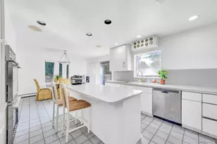 34 Gloria Pl, Plainview, NY 11803 - Photo 3