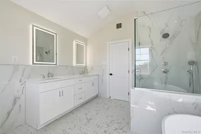 32 Massapequa Avenue, Massapequa Park, NY 11762 - Photo 35