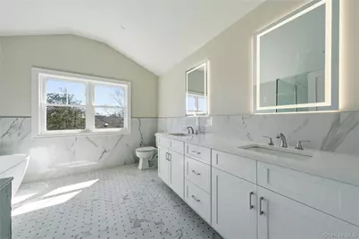 32 Massapequa Avenue, Massapequa Park, NY 11762 - Photo 33