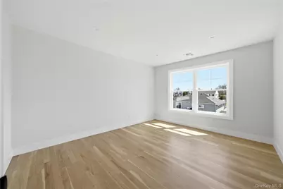 32 Massapequa Avenue, Massapequa Park, NY 11762 - Photo 29