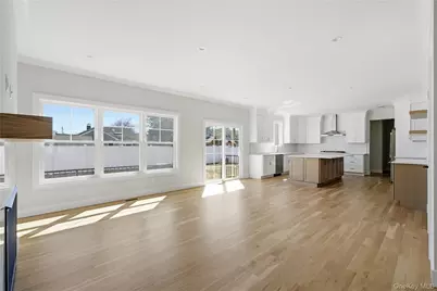 32 Massapequa Avenue, Massapequa Park, NY 11762 - Photo 19