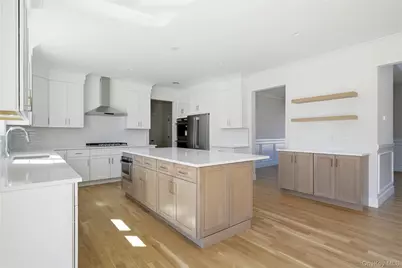 32 Massapequa Avenue, Massapequa Park, NY 11762 - Photo 13
