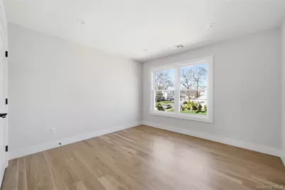 32 Massapequa Avenue, Massapequa Park, NY 11762 - Photo 25