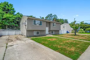 2435 Great Neck Rd, Copiague, NY 11726 - Photo 3