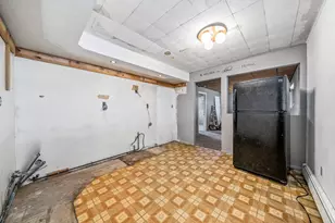 2435 Great Neck Rd, Copiague, NY 11726 - Photo 13