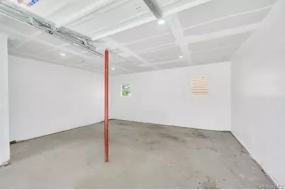 272 N Columbus Avenue, Freeport, NY 11520 - Photo 21