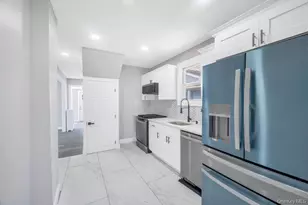 272 N Columbus Ave, Freeport, NY 11520 - Photo 9