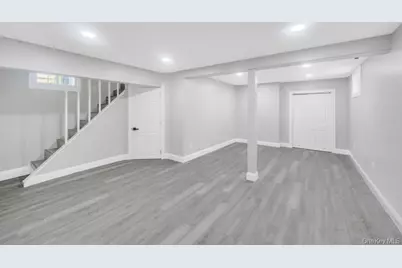 272 N Columbus Avenue, Freeport, NY 11520 - Photo 19