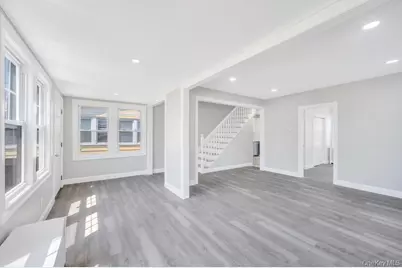 272 N Columbus Avenue, Freeport, NY 11520 - Photo 5