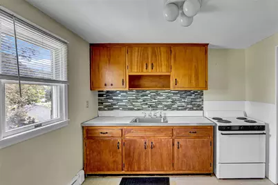 181 Maple Avenue, East Meadow, NY 11554 - Photo 19