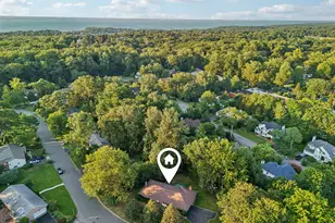 22 Reynolds Rd, Glen Cove, NY 11542 - Photo 5