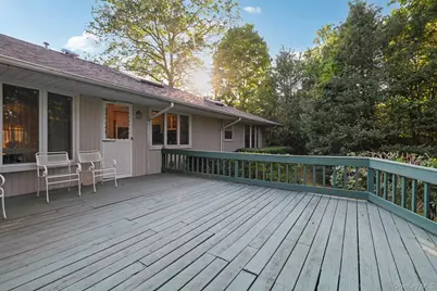 22 Reynolds Road, Glen Cove, NY 11542 - Photo 19