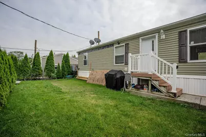 1795 Osborn Avenue #54, Riverhead, NY 11901 - Photo 3