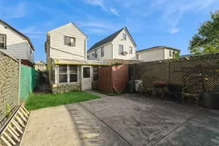 164-27 109th Dr, Jamaica, NY 11433 - Photo 19