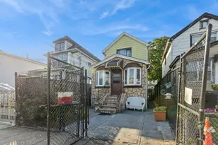 164-27 109th Dr, Jamaica, NY 11433 - Photo 3