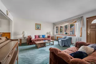 34 Heath Pl, Hempstead, NY 11550 - Photo 3