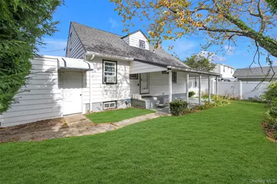 34 Heath Place, Hempstead, NY 11550 - Photo 19