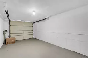 3621 Regent Ln, Wantagh, NY 11793 - Photo 21