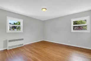 3621 Regent Ln, Wantagh, NY 11793 - Photo 13