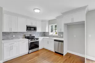 3621 Regent Ln, Wantagh, NY 11793 - Photo 9